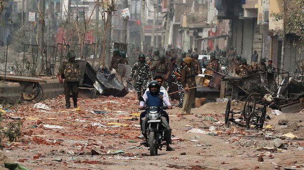 കനലടങ്ങാതെ ഡൽഹി; മരണം 38 ആയി